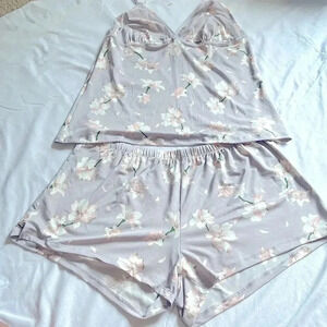 Vince Camuto pajama set tank / shorts floral size M/L